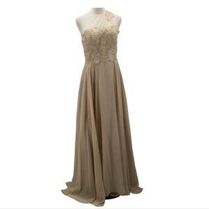 NWOT VNaix Elegant Lace Taupe  One-Shoulder Wedding Dress 10